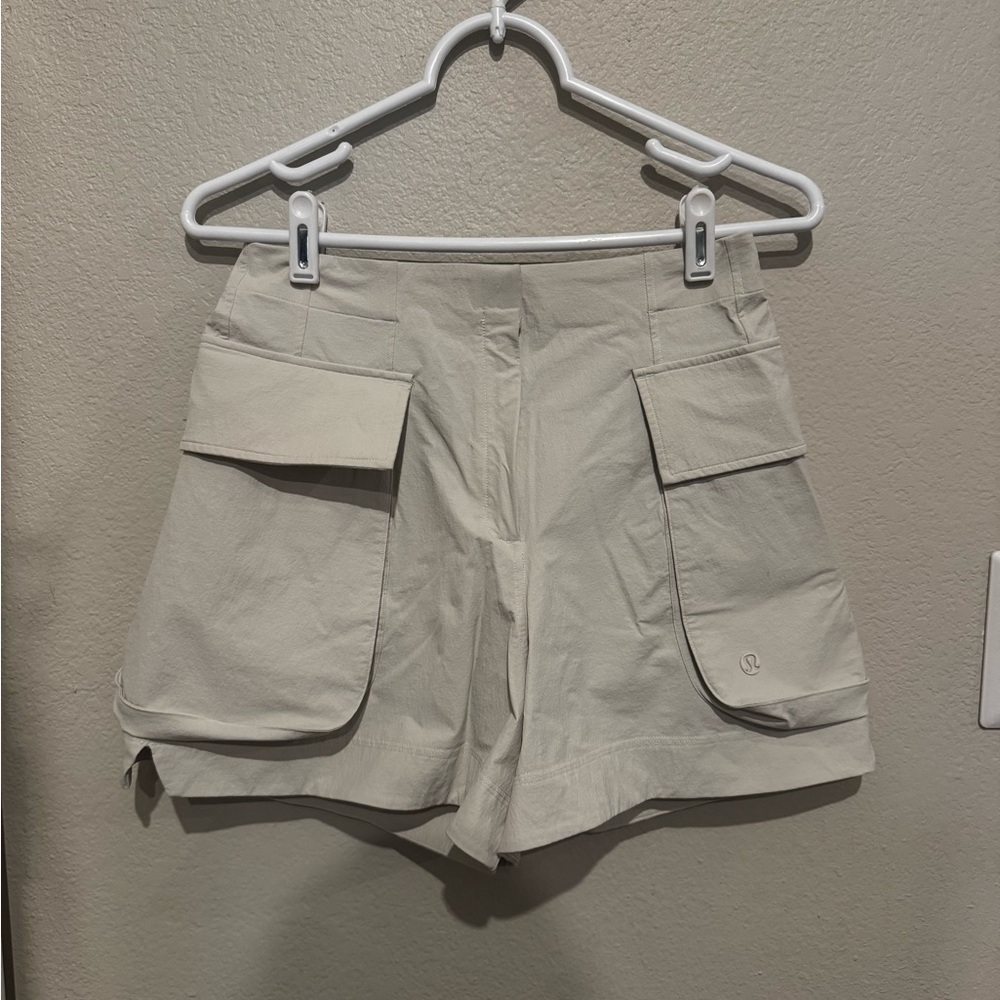 Lululemon Athletica | High Waisted Cargo Shorts- Relaxed Fit - Picture 2 of 9